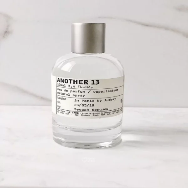 Quelle est l'histoire derrière Another 13 de Le Labo et vaut-il la peine d'investir ? 1 Le Labo