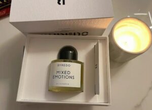 Dupe Byredo Blanche : Mon Avis Complet sur la Meilleure Alternative Abordable au Parfum de Luxe 2 Détail visuel du guide « Dupe Byredo Blanche : Mon Avis Complet sur la Meilleure Alternative Abordable au Parfum d… »