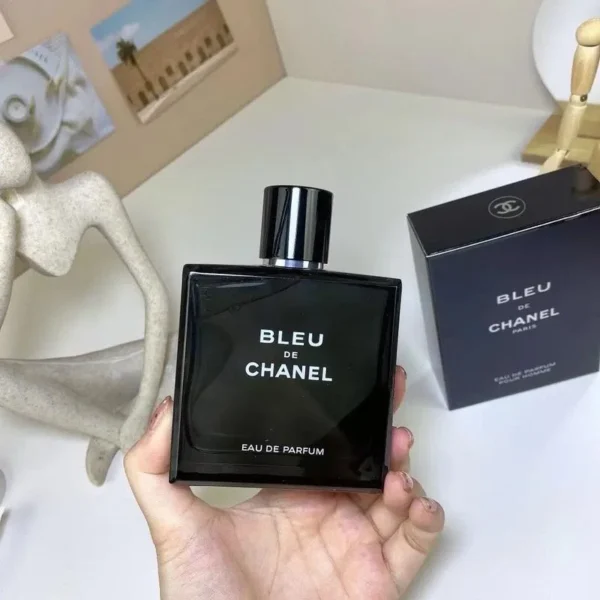 Identifier le meilleur clone de Bleu de Chanel : le guide d’un maître parfumeur et expert de la chaîne d’approvisionnement 7 Comparatif de prix et de concentration entre un parfum de créateur classique et l'alternative de laboratoire Imixx No. 17