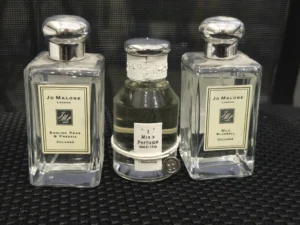 Analyse de la chaîne d'approvisionnement : flacon de haute parfumerie face à une alternative directe usine respectant les normes IFRA.