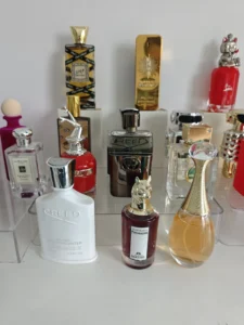 Test de tenue et sillage olfactif : comparaison d'une eau de parfum orientale jasmin vanille sans intermédiaires commerciaux.