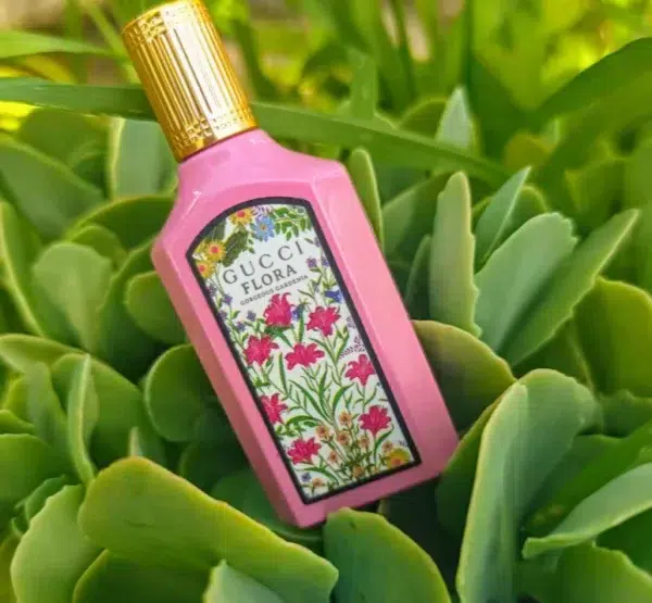 Comment choisir le meilleur dupe Gucci Flora Gorgeous Jasmine en France ? (Guide Expert 2026) 2 Comparaison entre le parfum de luxe Gucci Flora Gorgeous Jasmine et une alternative abordable de haute qualité olfactive