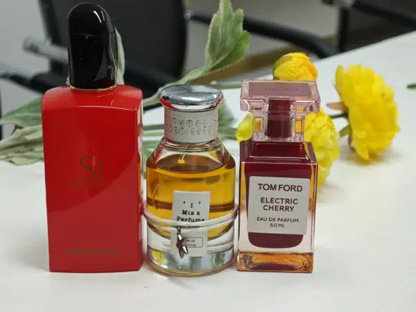 Comparatif entre le parfum de luxe original à la cerise et une alternative premium abordable