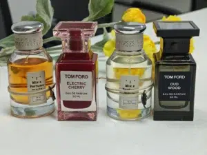 Comment : Trouver le Meilleur Dupe Zara Tom Ford Lost Cherry (Zara Cherry Smoothie vs. Alternatives Premium) 2 Flacons de parfums à la cerise : test de longévité et de macération entre le dupe Zara Tom Ford Lost Cherry et une création de laboratoire de qualité supérieure.